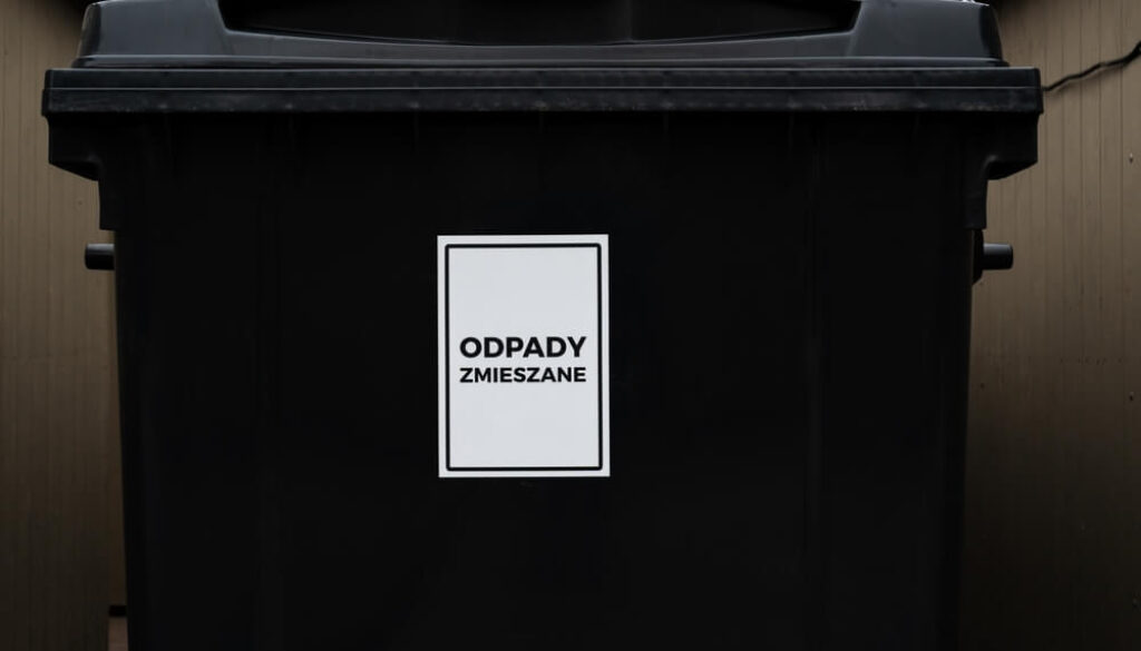 Odpady zmieszane - co wrzucamy do czarnego pojemnika?
